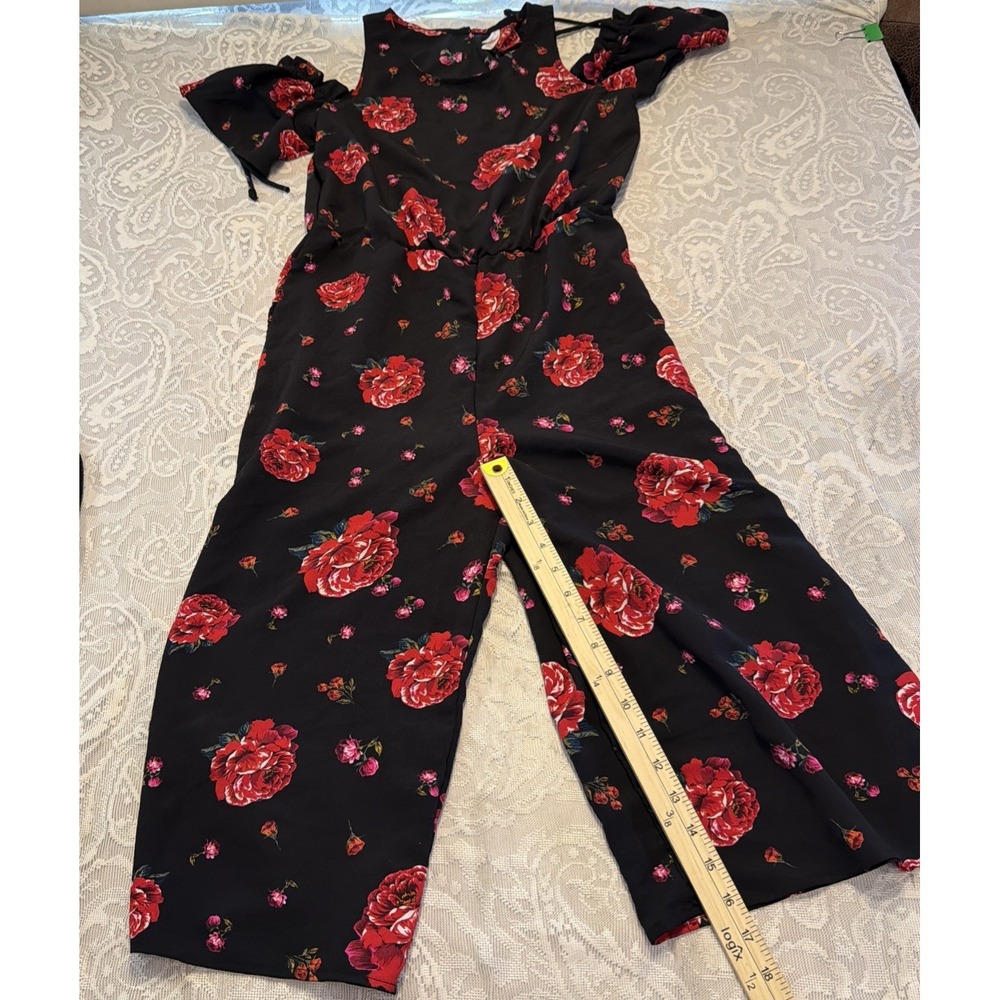 Rose Capri Romper Black Red Roses Off Shoulder Whimsigoth 50's Vibe Croquette S - Picture 4 of 10